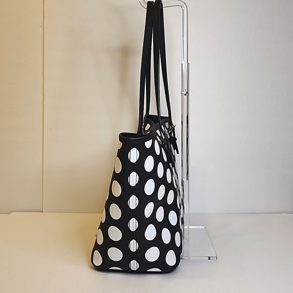 Michael Kors Medium Tote Bag - Picture 4 of 12